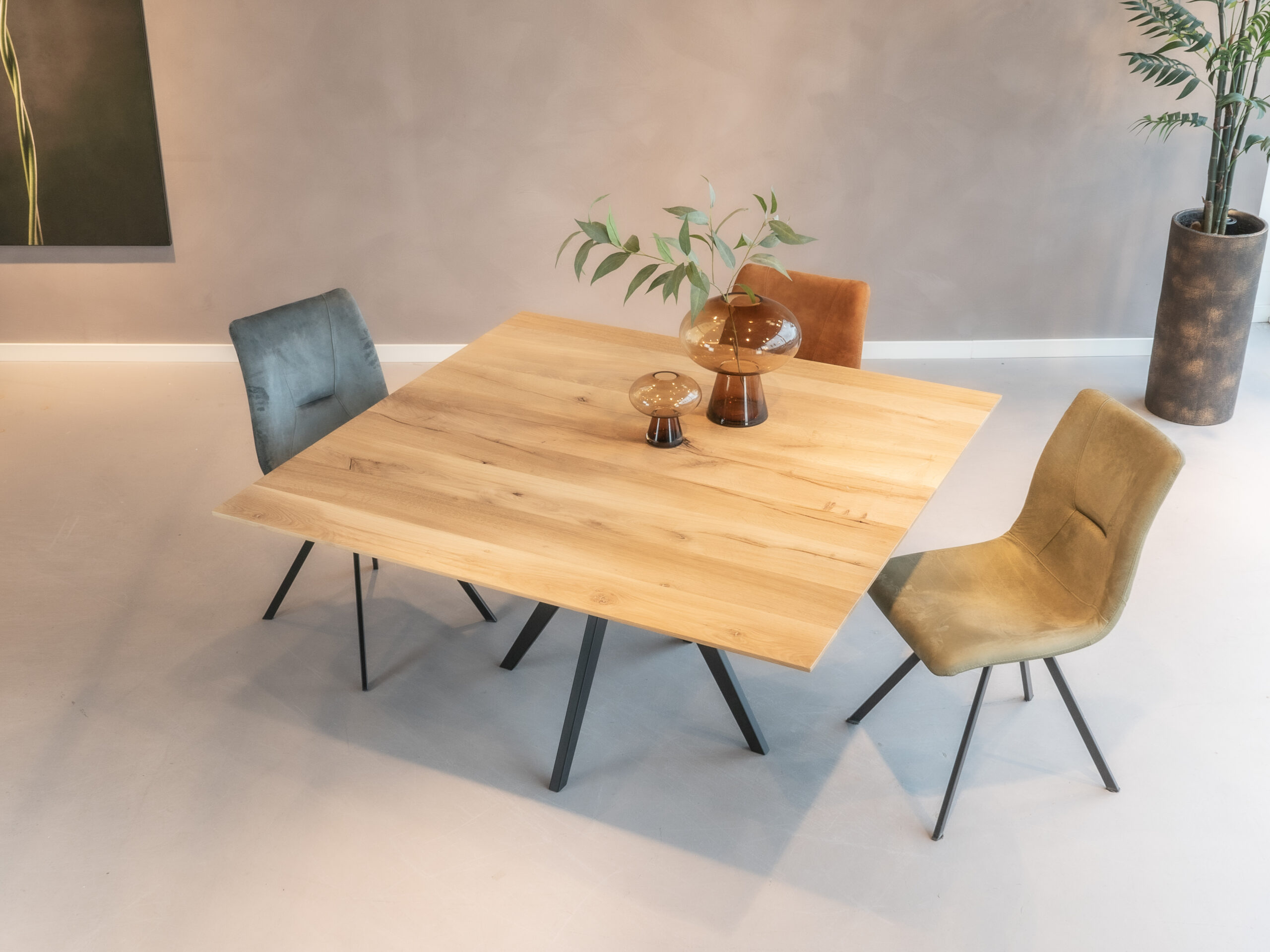 Dapperheid opbouwen Er is een trend Vierkante tafel Nanterre met Mugello onderstel | RobuusteTafels.nl
